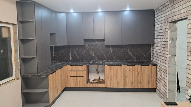 темная угловая кухня на заказ в волгодонске