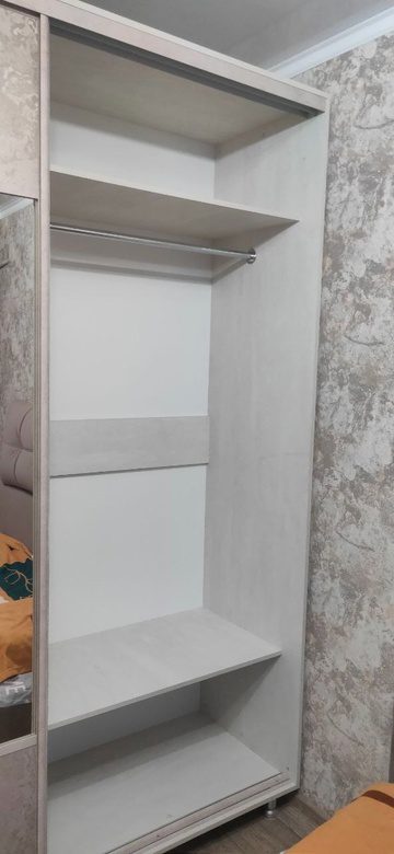 шкаф-купе с зеркалом в гостиную