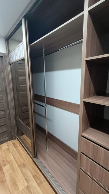 четырех дверный шкаф-купе с зеркалом на заказ