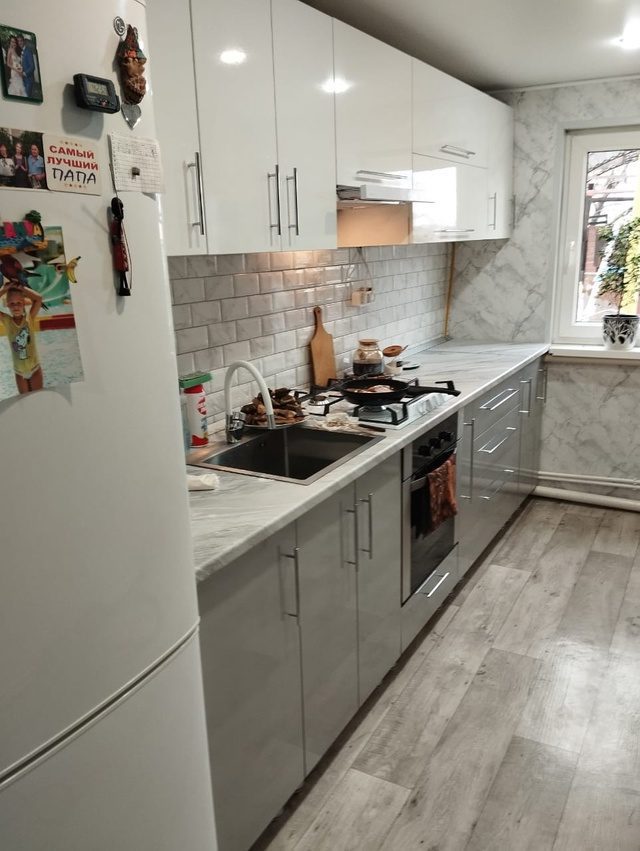 прямая светлая кухня на заказ